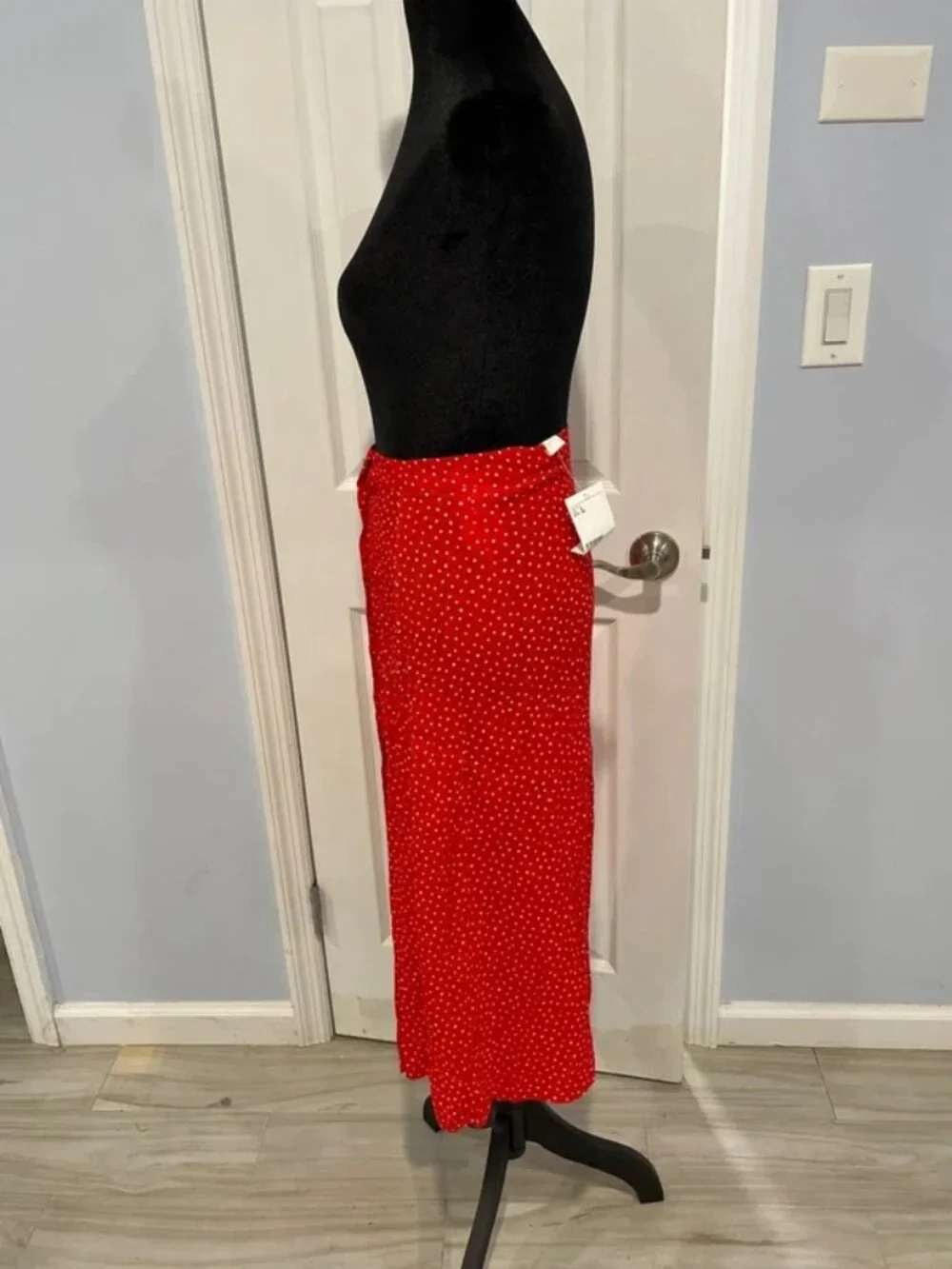 H&M Women’s Red White Polka Dot Button Front Midi Skirt 6 NWT